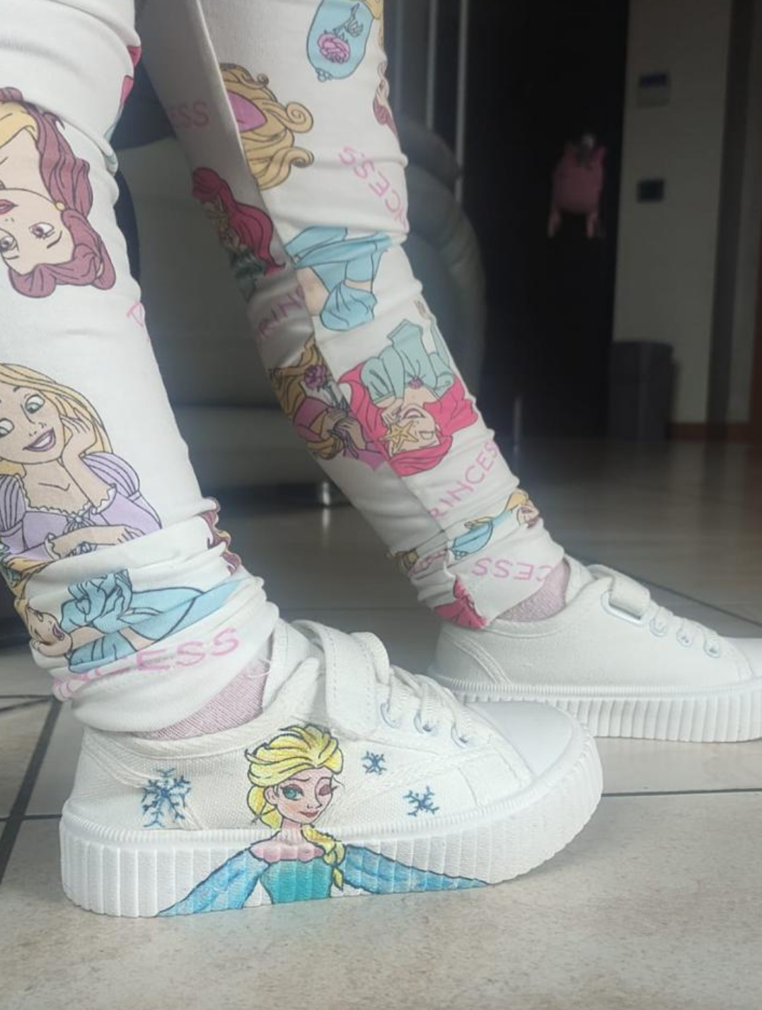 ❄️ SCARPE CUSTOM FROZEN – Magia e Stile per Piccole Regine