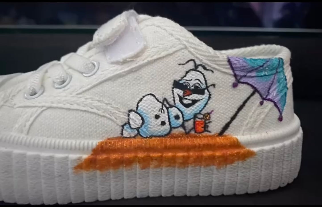 ❄️ SCARPE CUSTOM FROZEN – Magia e Stile per Piccole Regine