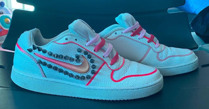 BARBIE NEON PUNK – Scarpe Custom Rosa Fluo & Borchie