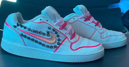 BARBIE NEON PUNK – Scarpe Custom Rosa Fluo & Borchie